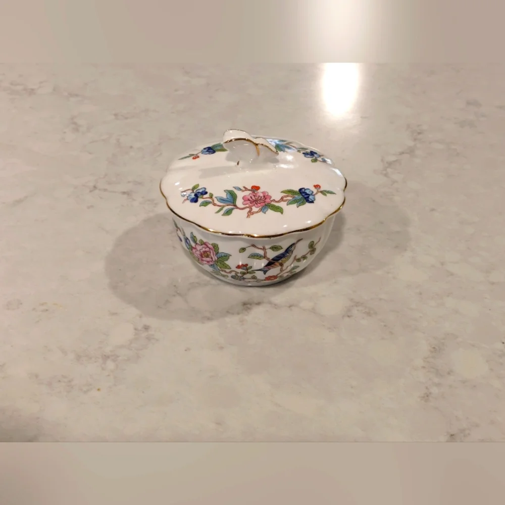 Ainsley Est 1775 England Pembroke Footed Bowl 2.5